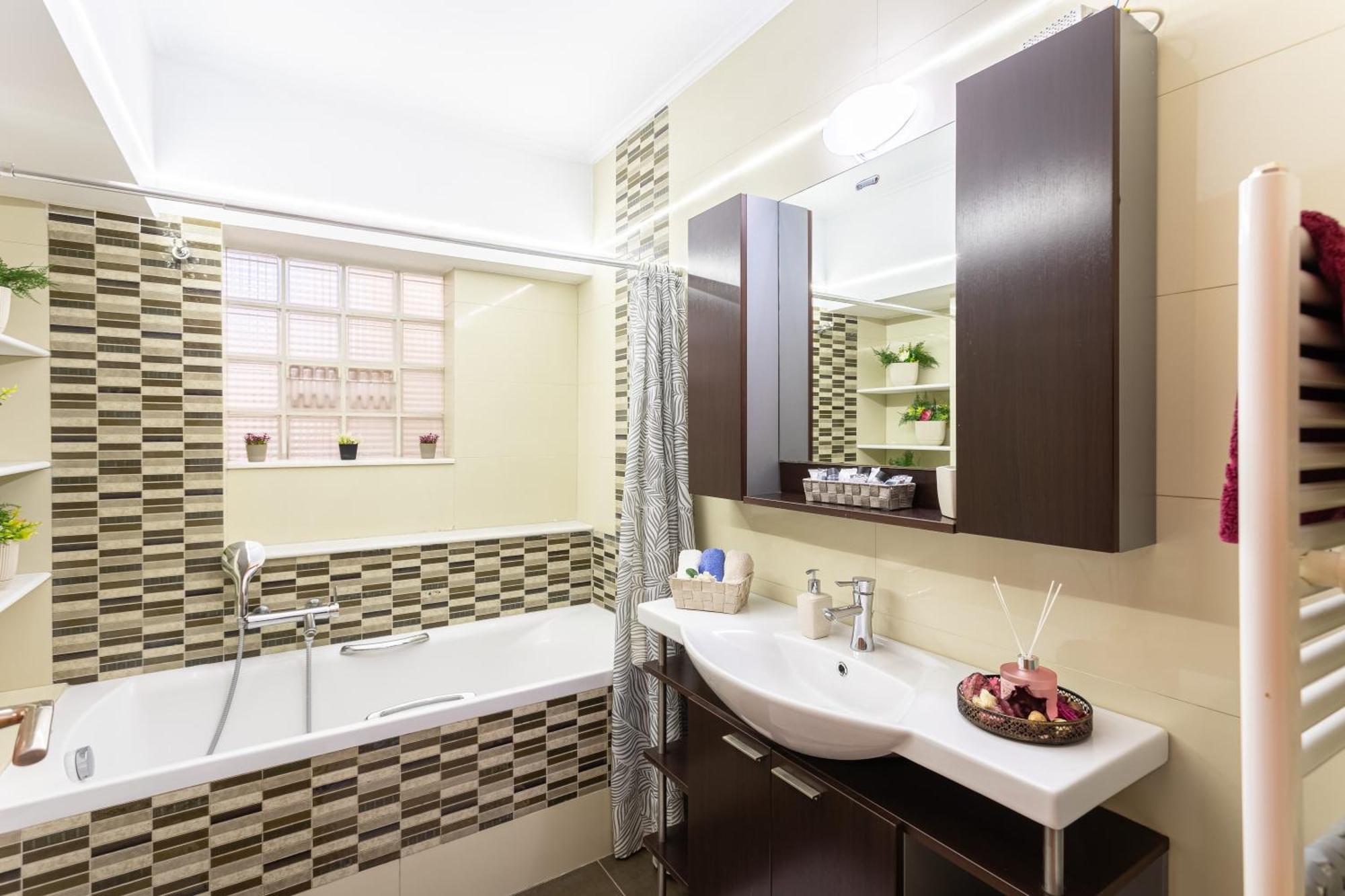 Lito'S Central Gem - Cozy Dream Getaway Kalamata Esterno foto